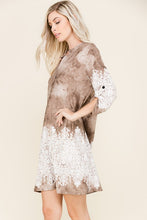 Load image into Gallery viewer, Printed Lace Hem Tunic