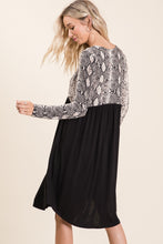 Load image into Gallery viewer, The Silver Snakeskin Color Block Dress