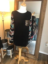 Load image into Gallery viewer, Sequin Pocket Chevron SleeveTop